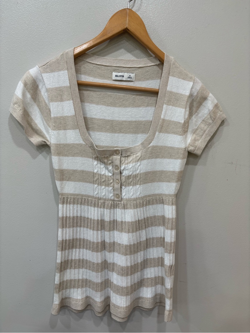 Hollister Henley Babydoll Striped Knit Short Sleeve Top Women’s Size Medium